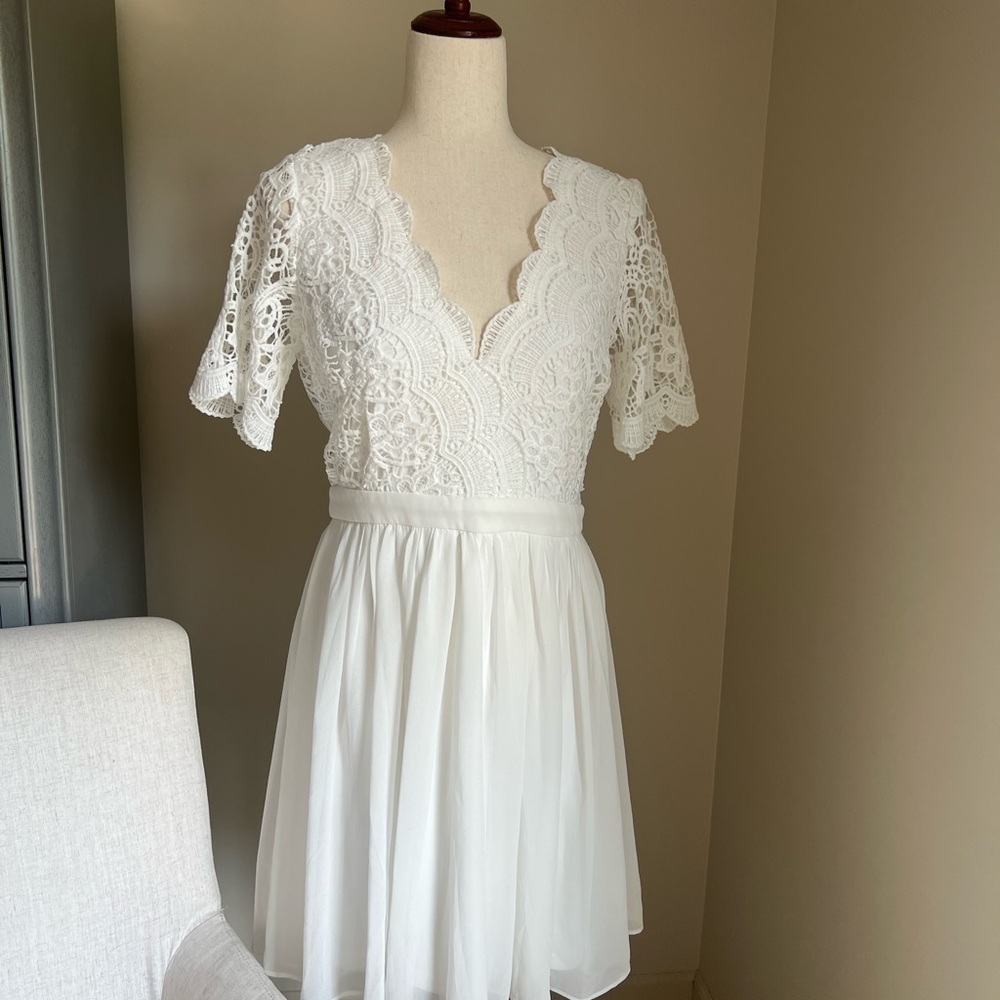 Lulu’s Elegant White Lace Dress
